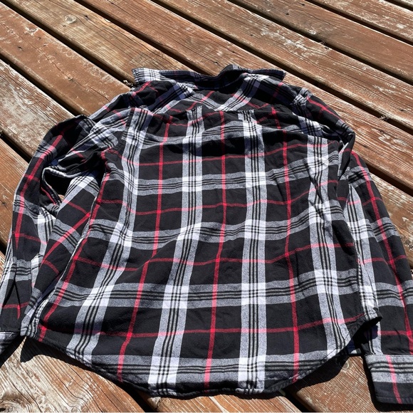 ❤️2/$30 Urban Heritage Paid flannel shirt - Picture 3 of 4